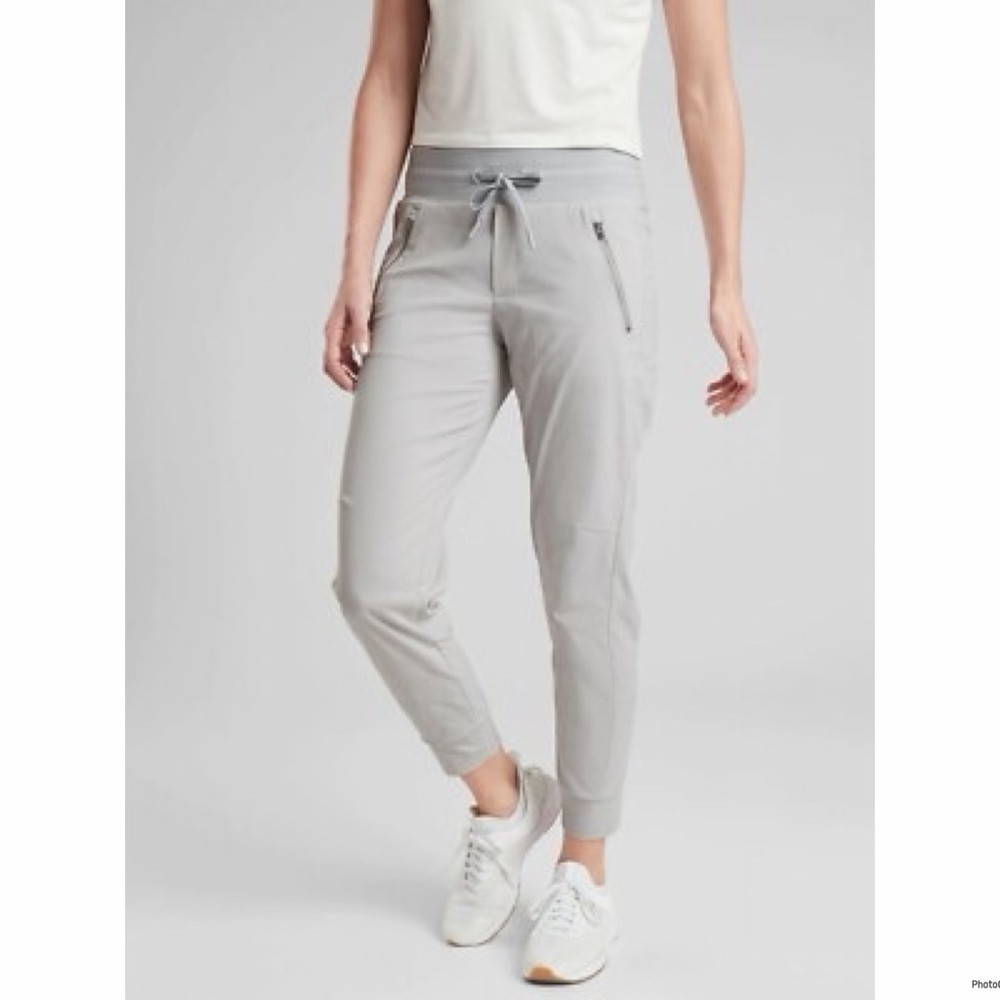 Athleta Trekkie North Jogger Drawstring‎ Tapered High Rise Outdoor Light Gray 6